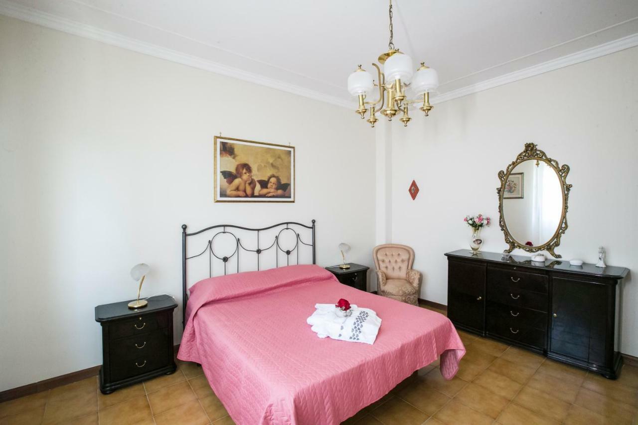 Ferienwohnung A Casa Di Rossella CTA Exterior foto
